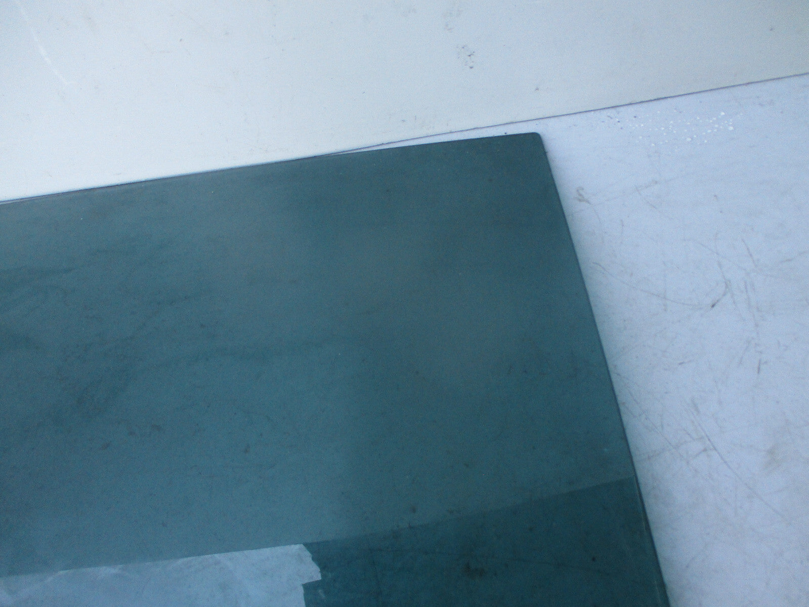 VW TIGUAN 2016 NSR PASSENGER SIDE REAR WINDOW GLASS