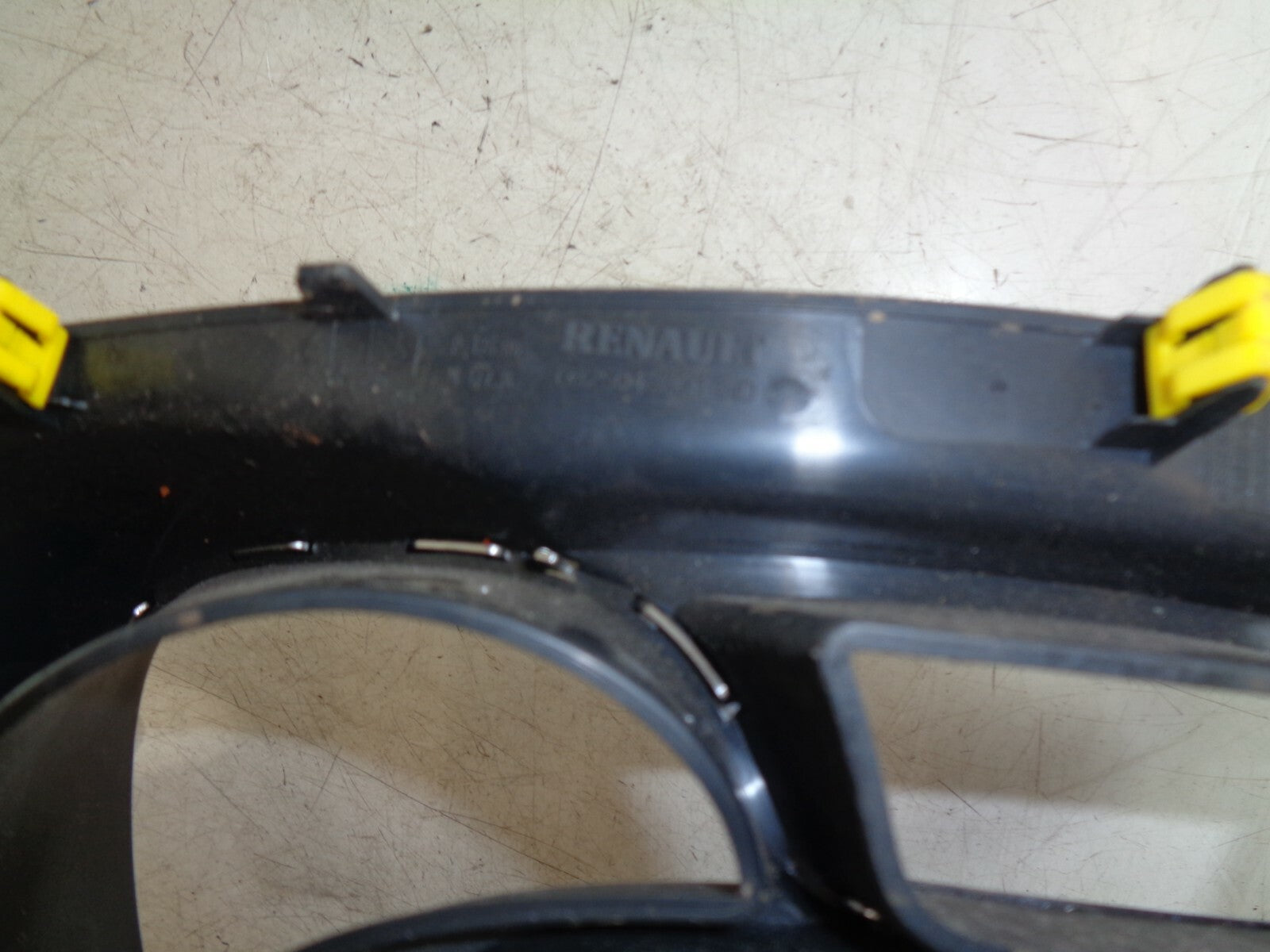 RENAULT CAPTUR 2018-19 SPEEDOMETER COWLING SURROUND TRIM 682504380R