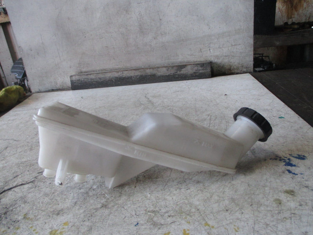MERCEDES BENZ A CLASS W176 2016 BREAK MASTER CYLINDER A2464300302