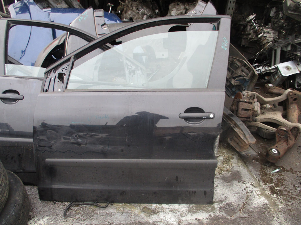 VW VOLKSWAGEN POLO MK4 2003 5 DOOR NSF PASSENGER FRONT COMPLETE DOOR BLACK