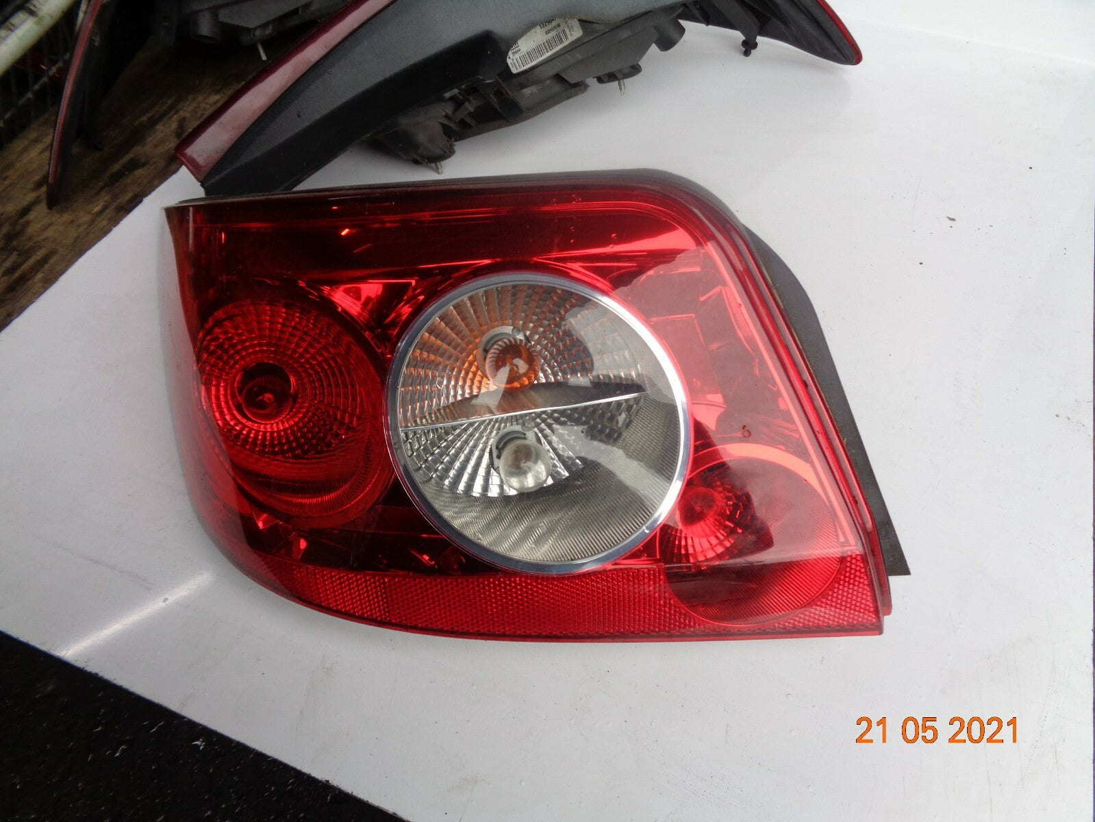 RENAULT MEGANE MK2 2005 CONVERTIBLE PASSENGER REAR BRAKE TAIL LIGHT 8200142688