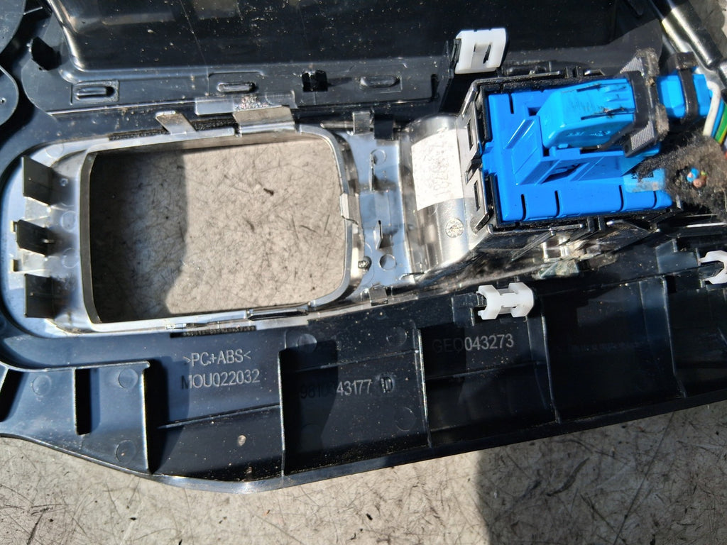 2019 PEUGEOT 5008 MK2 GEAR SELECTOR TRIM WITH PARKING BUTTON SWITCH 9810343177
