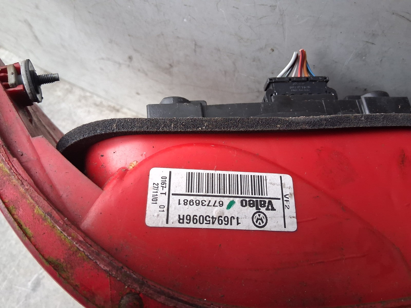 2002 VW VOLKSWAGEN GOLF MK4 OSR DRIVER SIDE REAR RIGHT TAIL LIGHT 1J6945096R