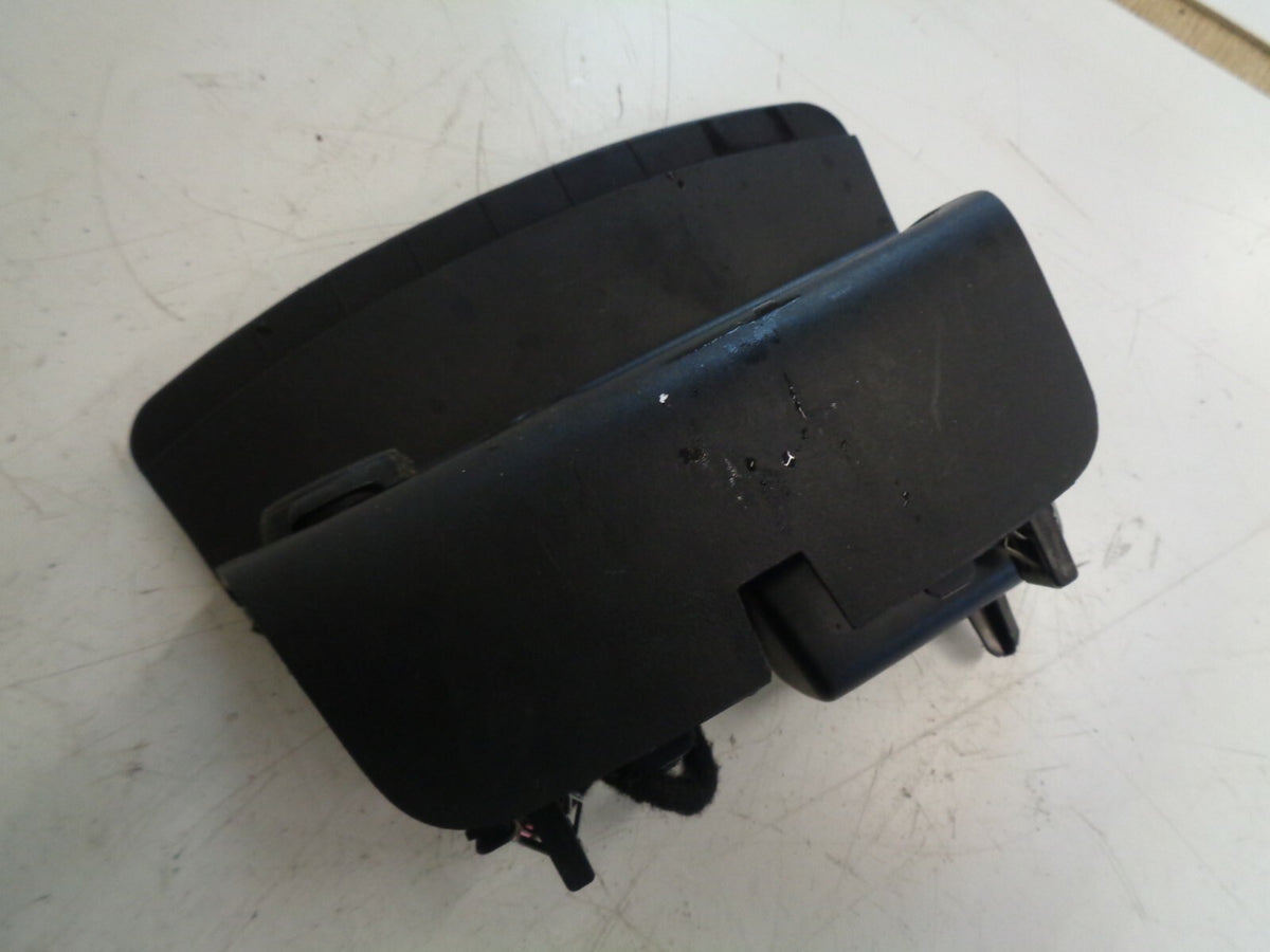 PEUGEOT 208 2016 MK1 AUX USB PORT INPUT POWER SOCKET 9674655277