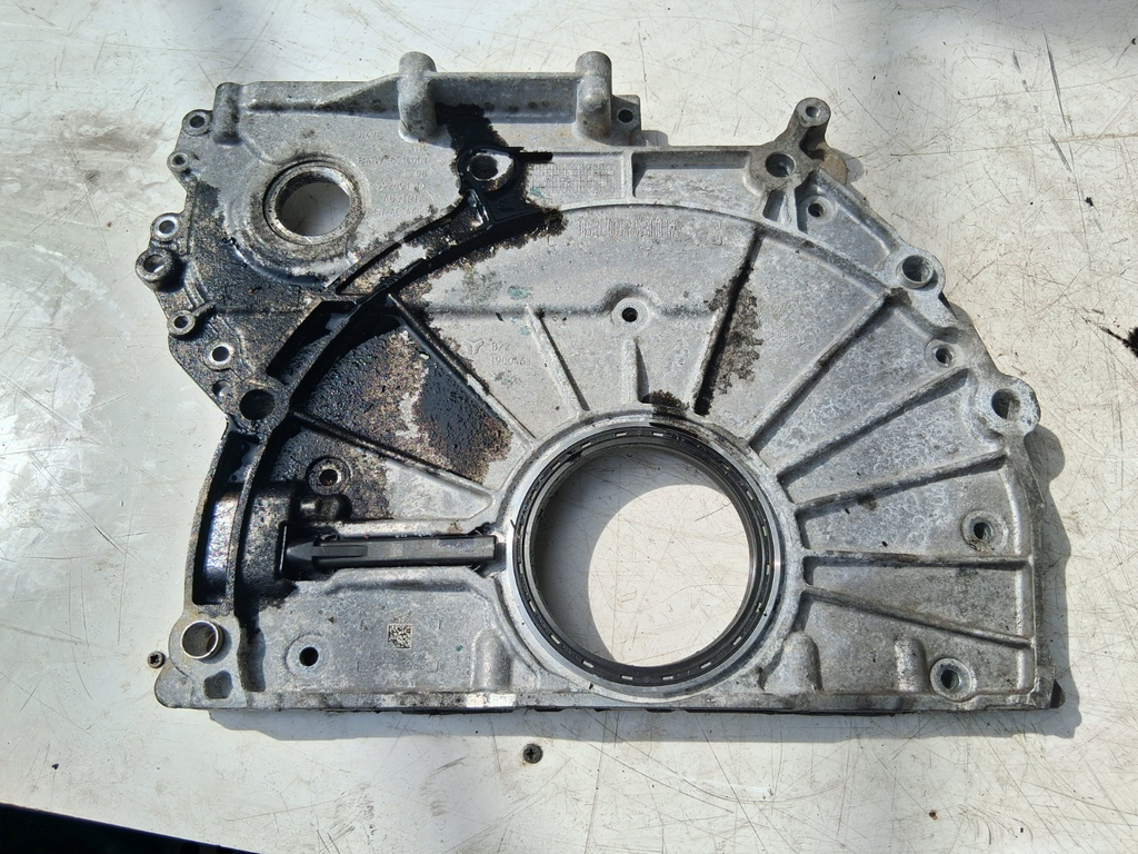 2018 BMW X1 F48 2.0 DIESEL TIMING CHAIN COVER 8514001