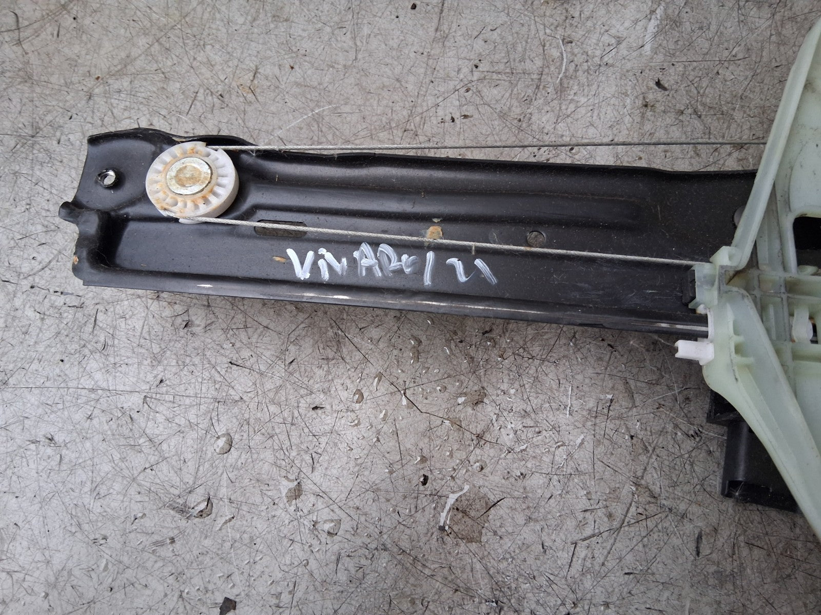 2021 VAUXHALL VIVARO MK3 NSF PASSENGER SIDE WINDOW MOTOR REGULATOR 9829889780