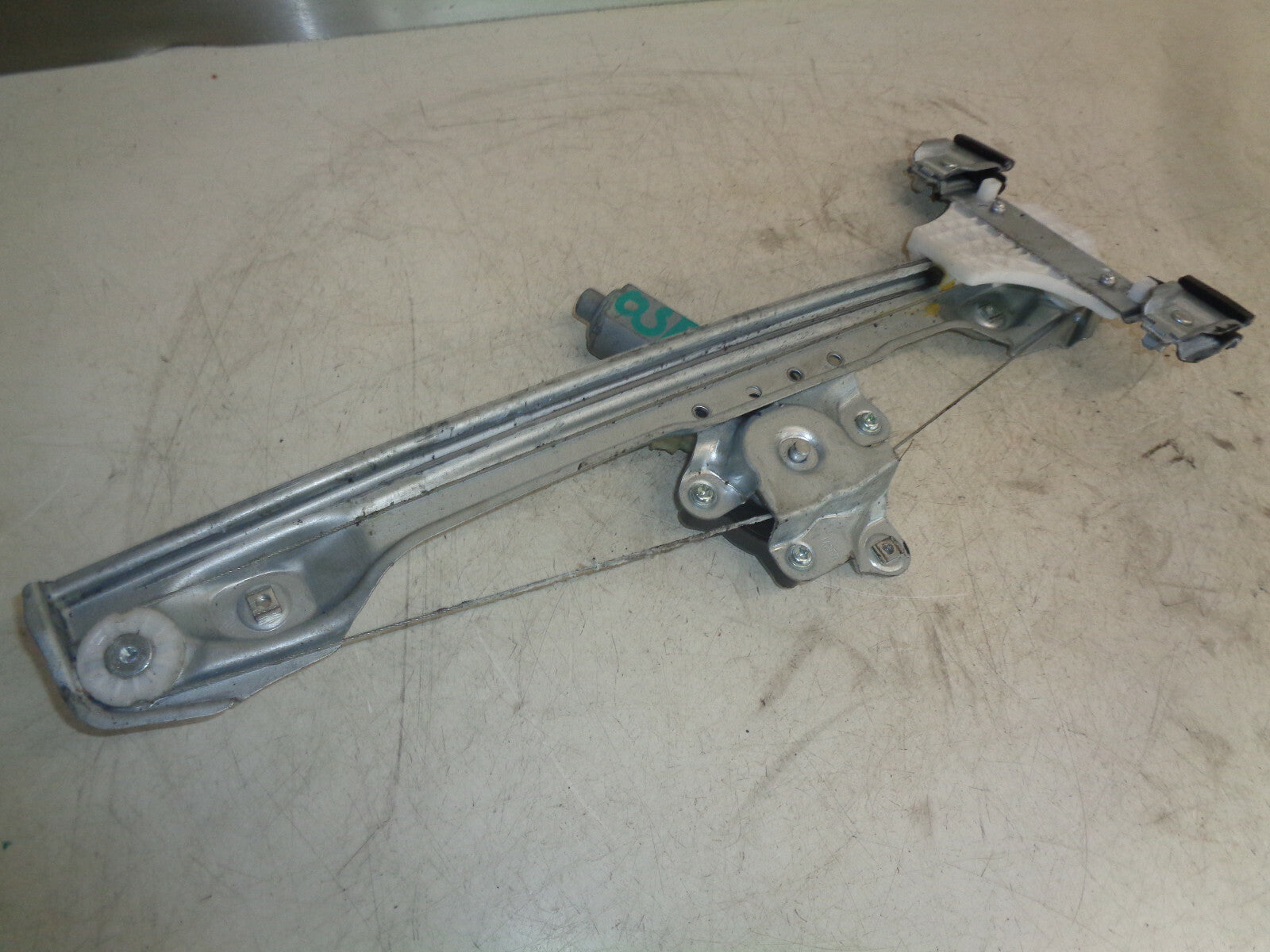 VAUXHALL VIVA 2016 OSF DRIVER SIDE FRONT WINDOW MOTOR REGULATOR 98810M2X10
