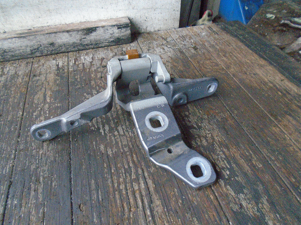 BMW 5 SERIES GT F07 2016 NSR PASSENGER SIDE REAR TAILGATE HINGE 7200533