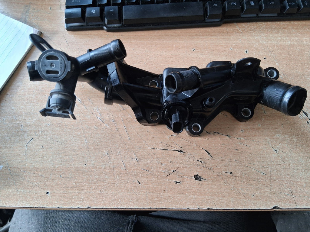 2018 RENAULT CLIO MK4 THERMOSTAT HOUSING 110608635R