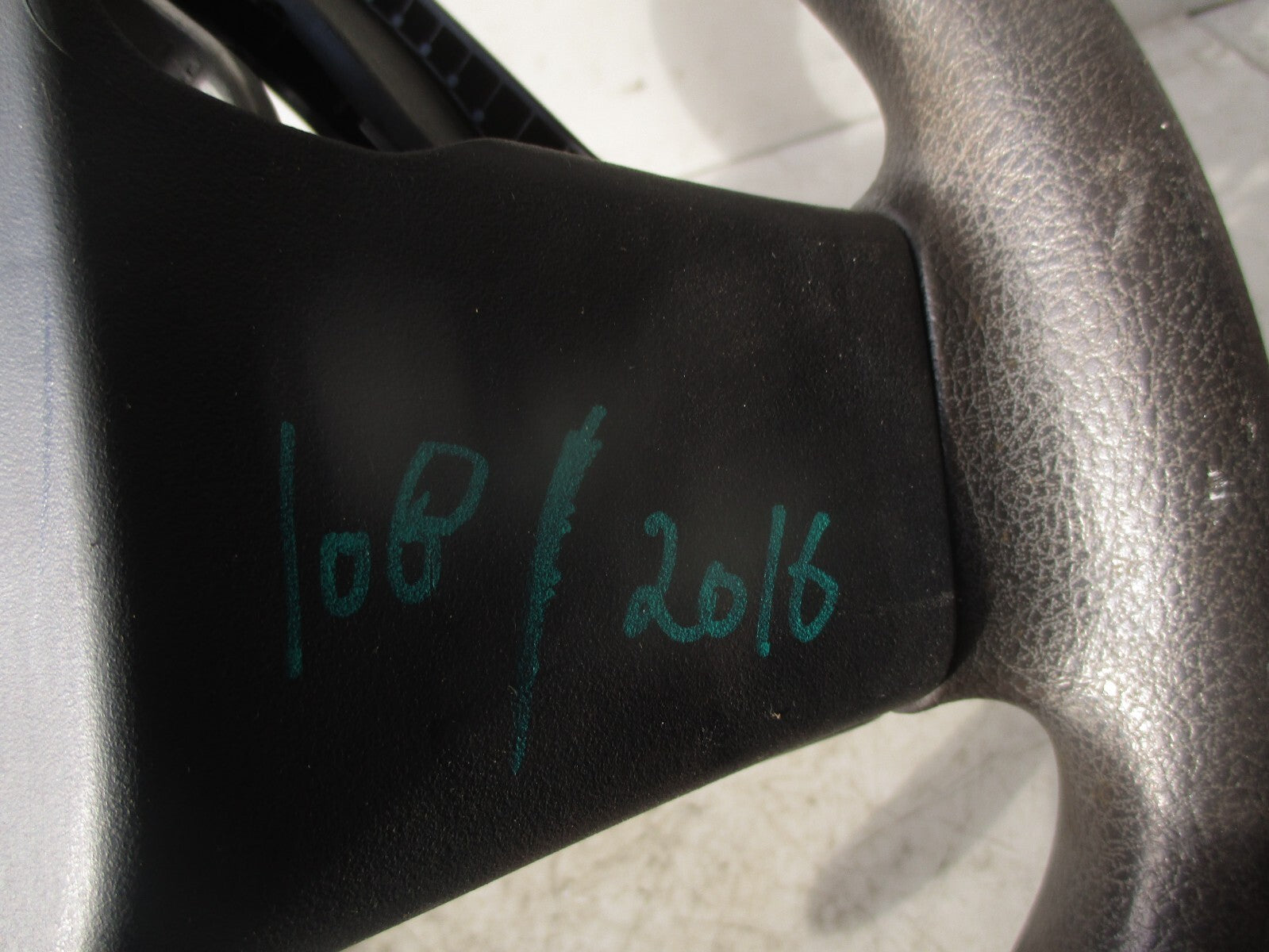 2016 PEUGEOT 108 MULTIFUNCTION STEERING WHEEL 451000H050