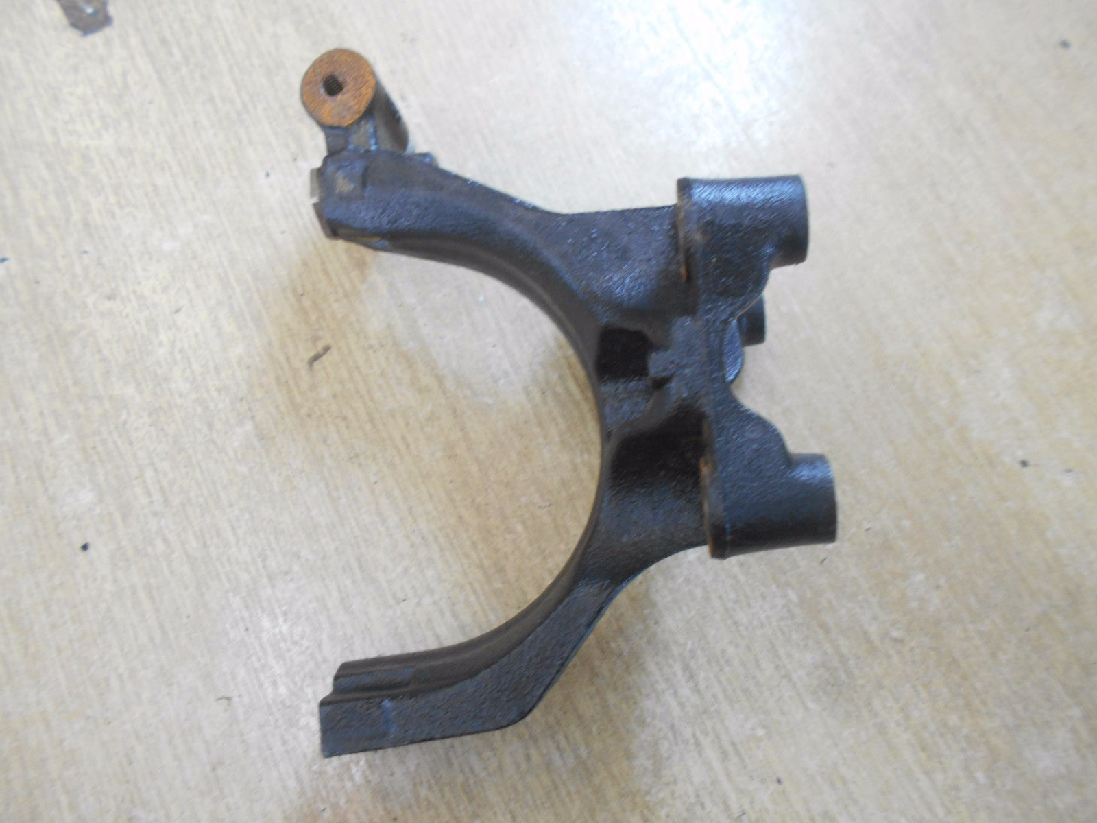 VOLKSWAGEN TIGUAN MK1 2016 2.0 TDI EXHAUST MANIFOLD RIGHT BRACKET MOUNT 04L425