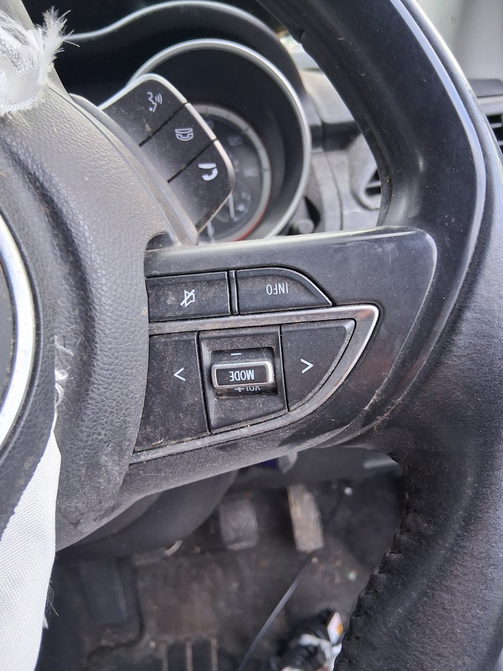 2021 SUZUKI SWIFT A2L MK4 MULTIFUNCTIONAL STEERING WHEEL