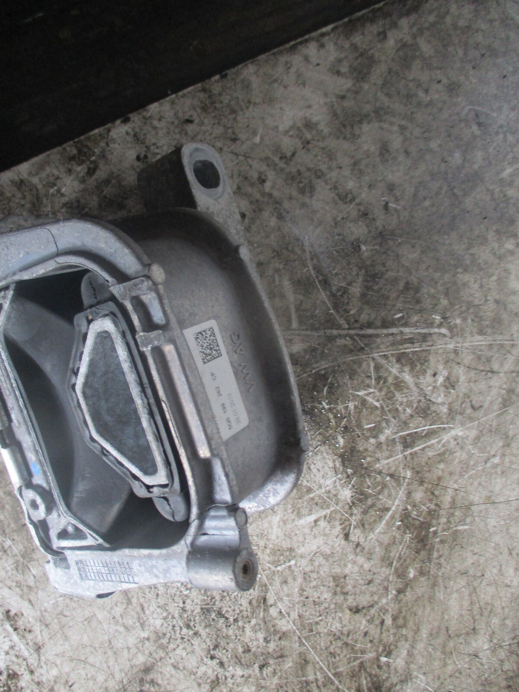 AUDI A3 2015 ENGINE MOUNT BRACKET 5Q0199262CP