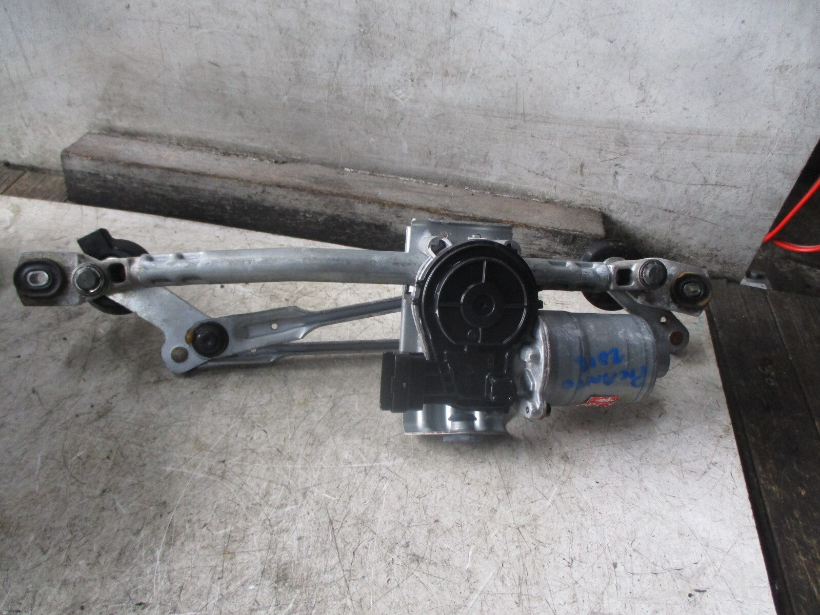 KIA PICANTO MK3 2018 FRONT WIPER MOTOR LINKAGES