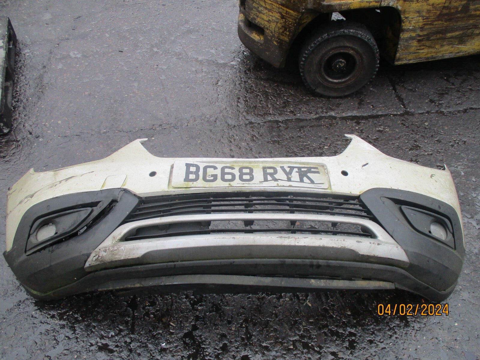 VAUXHALL CROSSLAND X 2018 FRONT BUMPER FOG LIGHT WHITE DAMAGED
