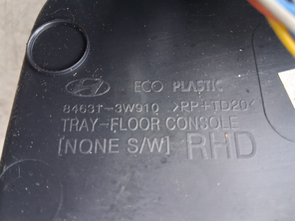 KIA SPORTAGE MK3 2012 CENTRE CONSOLE STORAGE TRAY USB AUX 846313W910