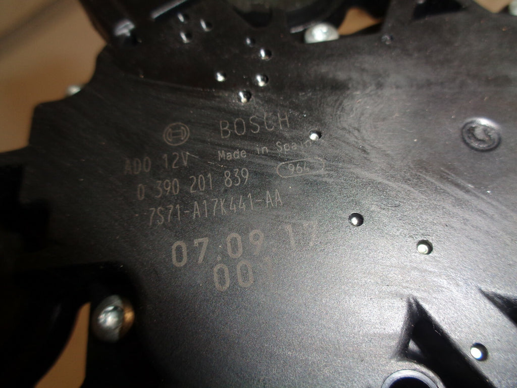 FORD MONDEO MK4 2013 REAR WINDSCREEN WOPER MOTOR WITH BLADE 7S71A17K441KA