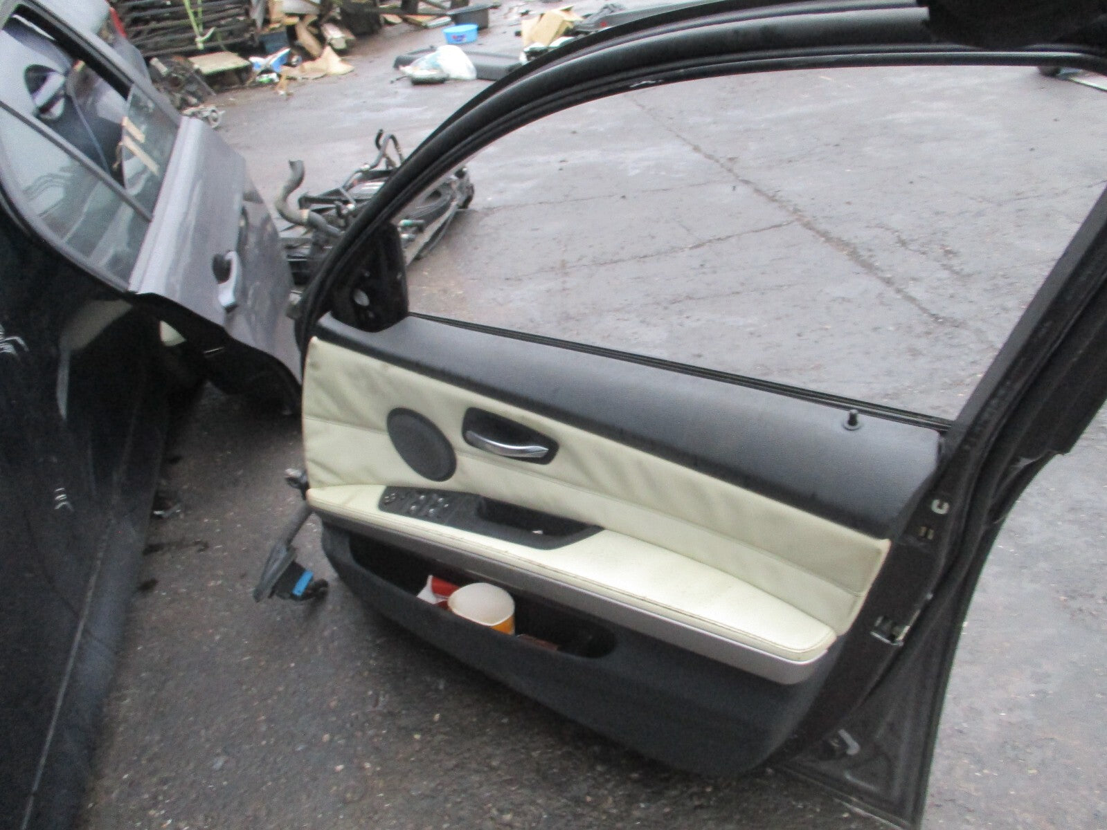 2009 BMW 3 SERIES E90 OSF DRIVER SIDE FRONT COMPLETE DOOR GREY