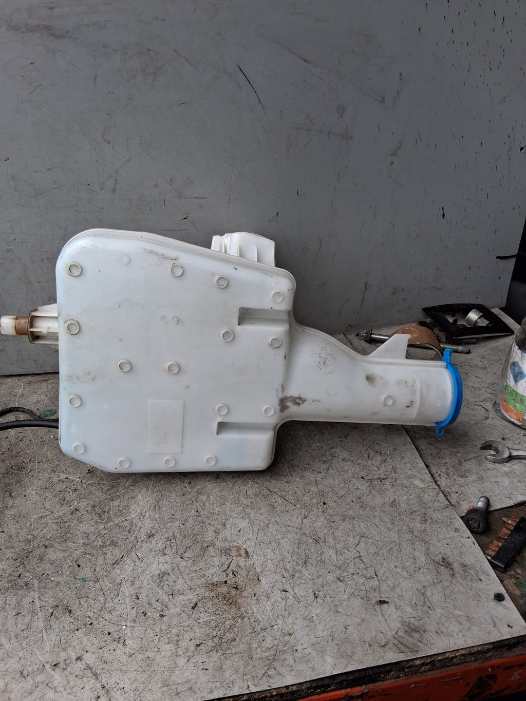 2023 MERCEDES BENZ SPRINTER WASHER BOTTLE TANK RESERVOIR A9108601600