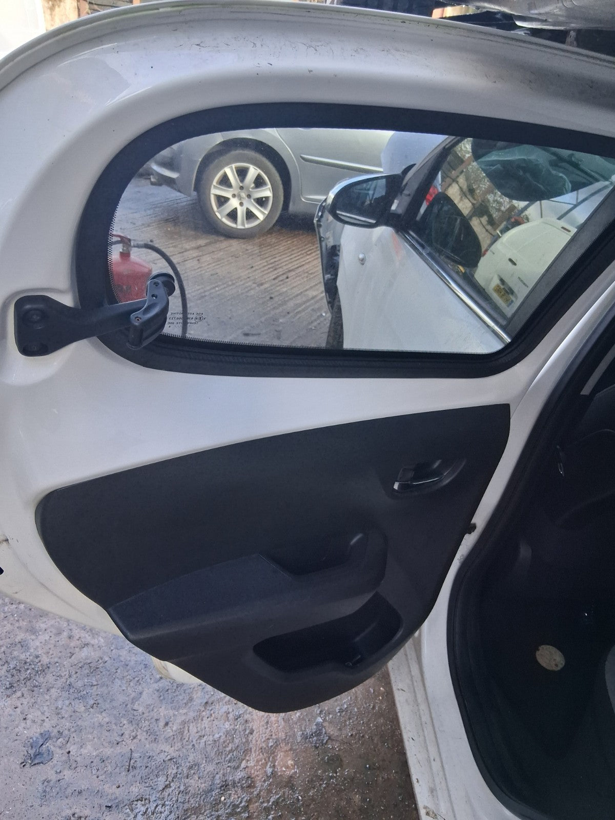 2018 CITROEN C1 MK2 NSR PASSENGER SIDE REAR COMPLETE DOOR LIPIZAN WHITE KWD
