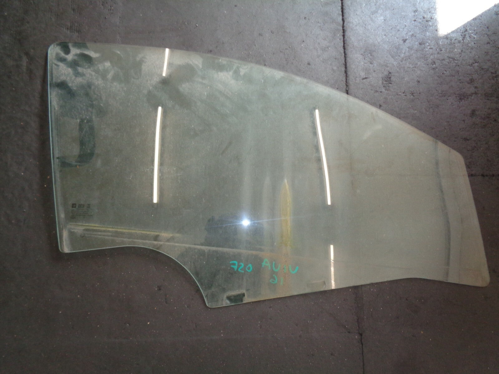 VAUXHALL VIVA 2016 OSF DRIVER SIDE FRONT DOOR WINDOW GLASS