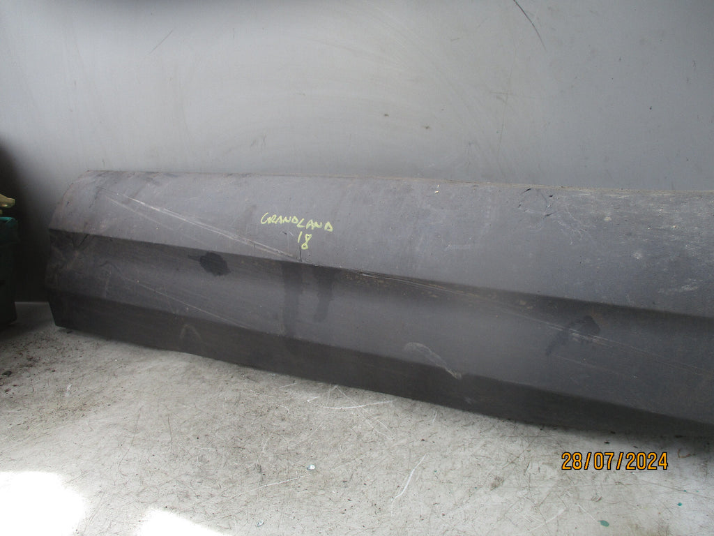 2018 OPEL GRANDLAND X FRONT LEFT DOOR LOWER MOLDING 111873A1