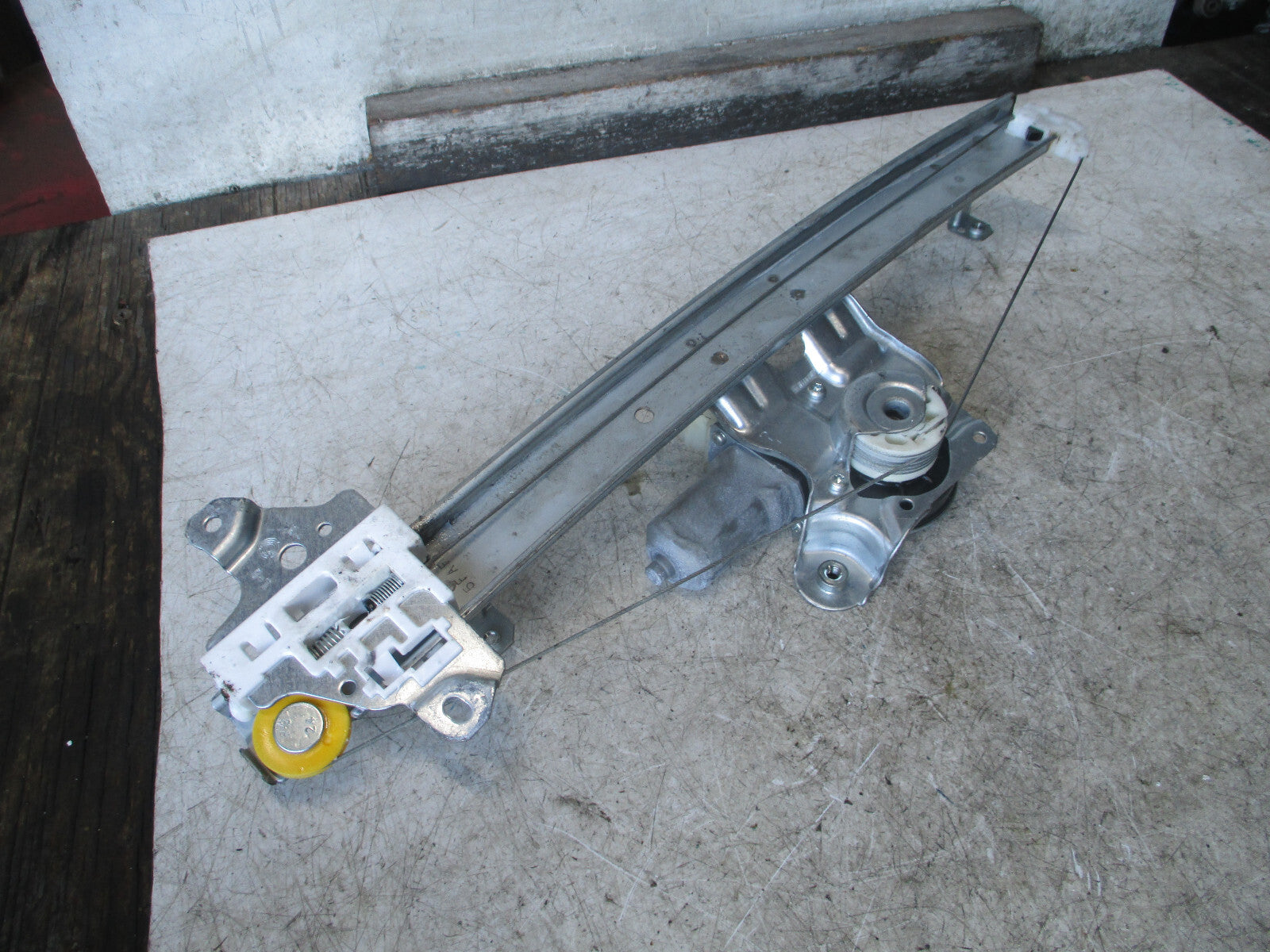 NISSAN MICRA K14 2020 MK5 NSF PASSENGER FRONT WINDOW MOTOR REGULATOR 807304CA0A