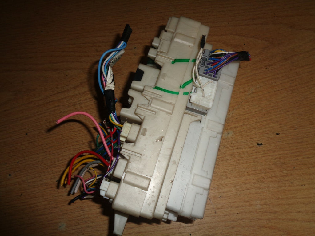 MITSUBISHI MIRAGE 2015 1.2 PETROL FUSE RELAY BOX 8637A998