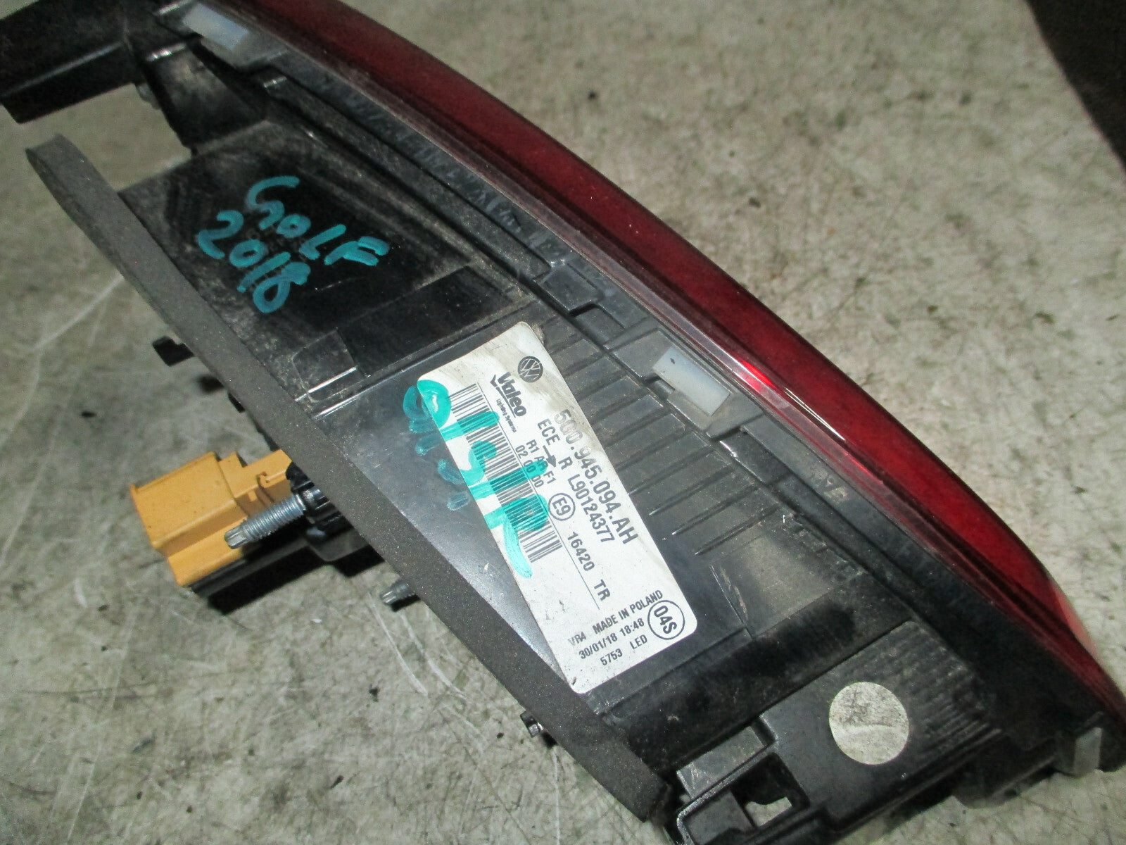VW VOLKSWAGEN GOLF 2018 MK7 OSR DRIVER REAR INNER TAILGATE TAILLIGHT 5G0945094AH