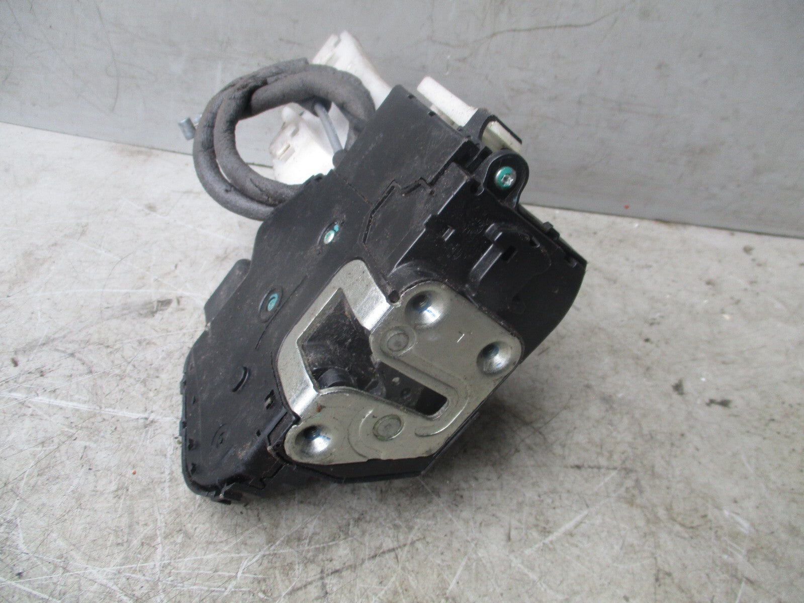 2013 HYUNDAI IX35 NSF PASSENGER SIDE FRONT DOOR LOCK MECHANISM 813102Y010