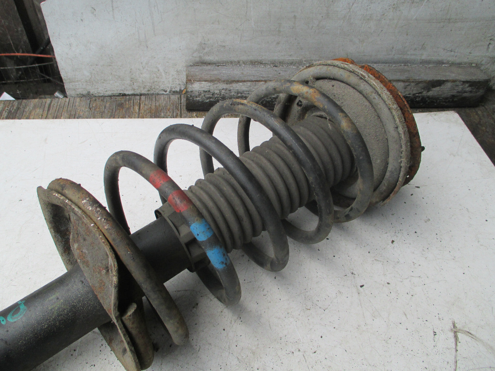 PEUGEOT 405 1997 1.9 TDI DIESEL OSF DRIVER SIDE FRONT SHOCK COIL SPRING