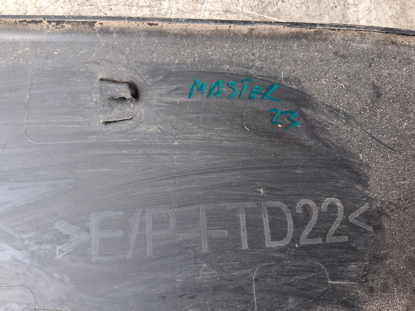 2023 RENAULT MASTER MK3 OSR DRIVER SIDE REAR RIGHT DOOR TRIM MOULDING 908520001R