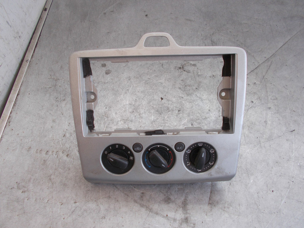 FORD FIESTA 2006 MK2 CLIMATE CONTROL SWITCHES & SILVER TRIM 69607003