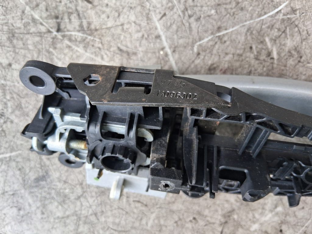 2016 VAUXHALL ZAFIRA C MK3 OSR DRIVER SIDE REAR RIGHT EXTERIOR DOOR HANDLE