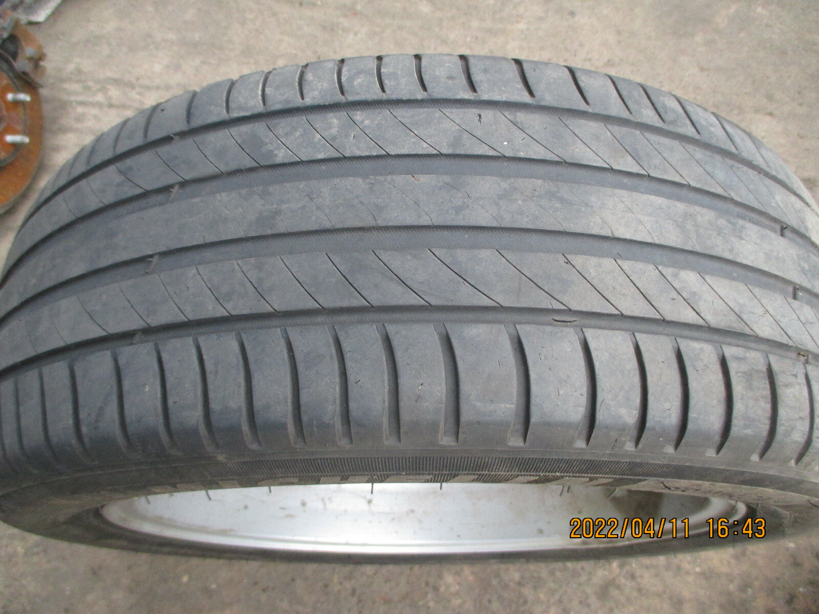 JAGUAR XE 2016 17 INCH SINGLE ALLOY WHEEL WITH TYRE 205/55R17 REF 1
