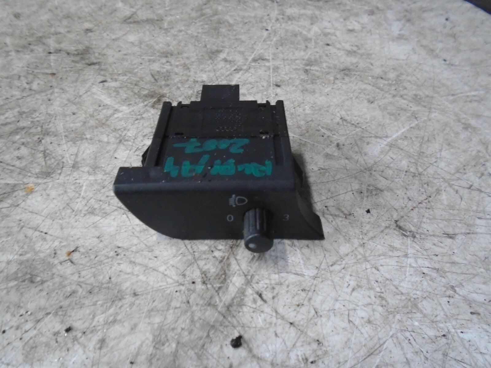 AUDI A4 2007 B7 HEADLIGHT LEVEL CONTROL SWITCH 8E2919094