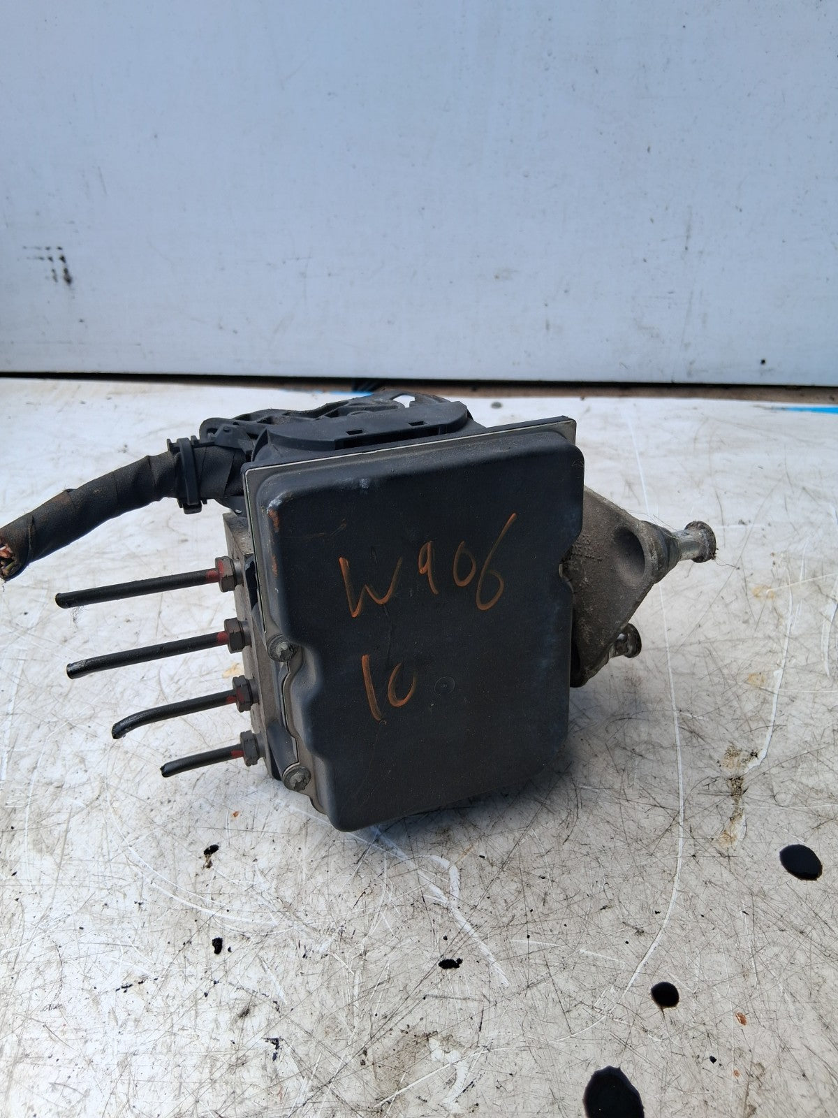 2010 MERCEDES BENZ SPRINTER ABS PUMP AND MODULATOR A0074314612