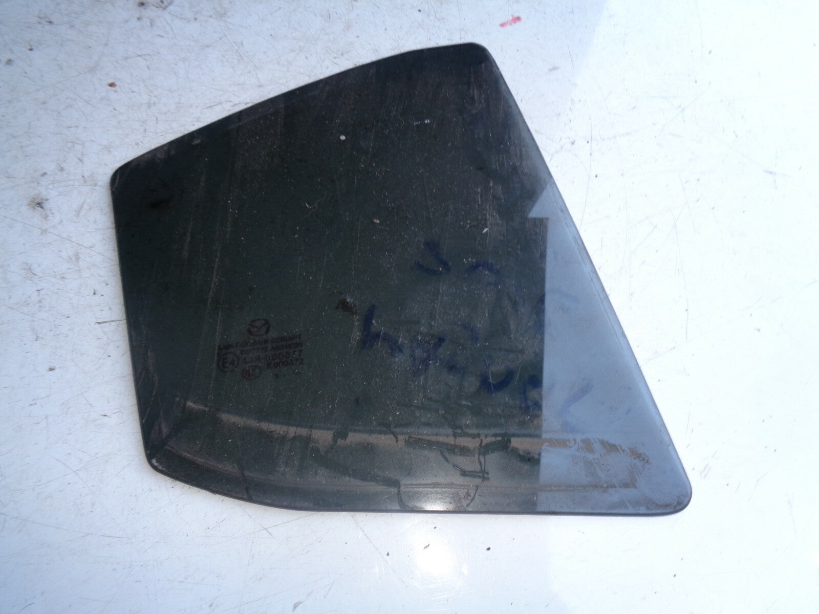 MAZDA 3 BM MK3 2016 OSR DRIVER SIDE REAR DOOR 1/4 QUARTER GLASS