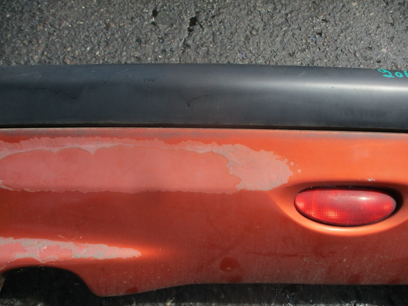PEUGEOT 206 2007 COMPLETE REAR BACK PLASTIC BUMPER WITH LIGHT IN ORANGE