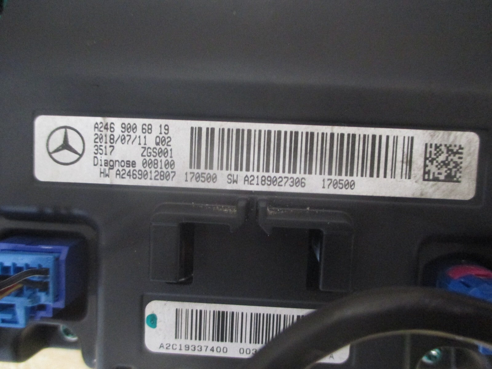 MERCEDES BENZ CLA 2018 C117 DISPLAY SCREEN SATNAV A2469006819