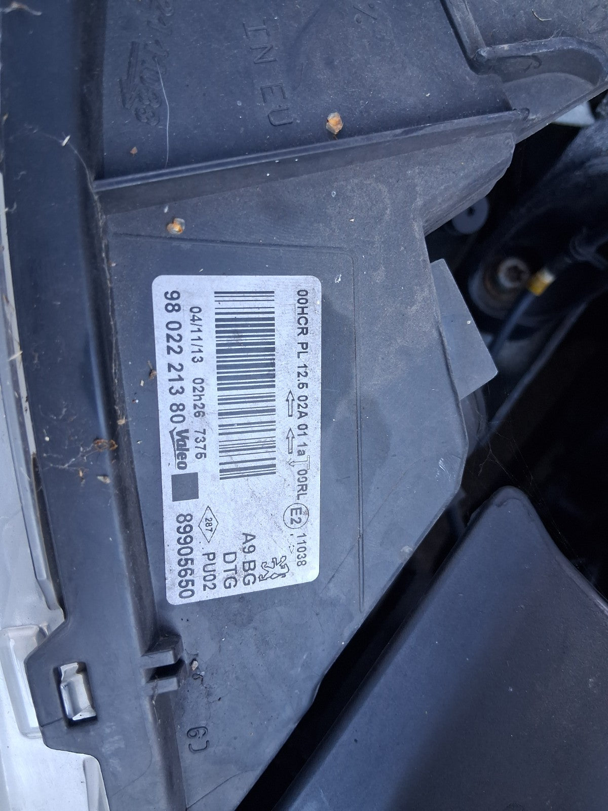 2014 PEUGEOT 208 OSF DRIVER SIDE FRONT RIGHT HEADLIGHT 9802221380