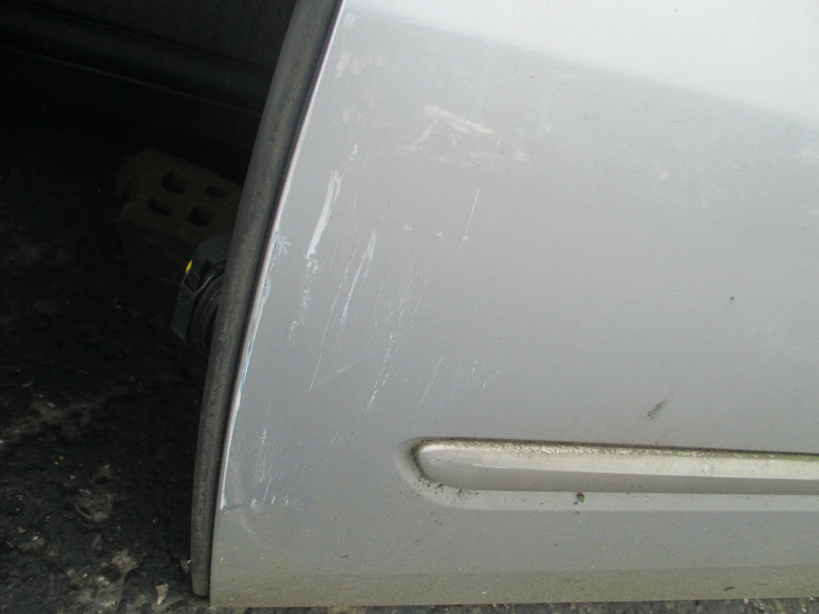 RENAULT LAGUNA MK3 2008 NSF PASSENGER SIDE FRPNT COMPLETE DOOR SILVER