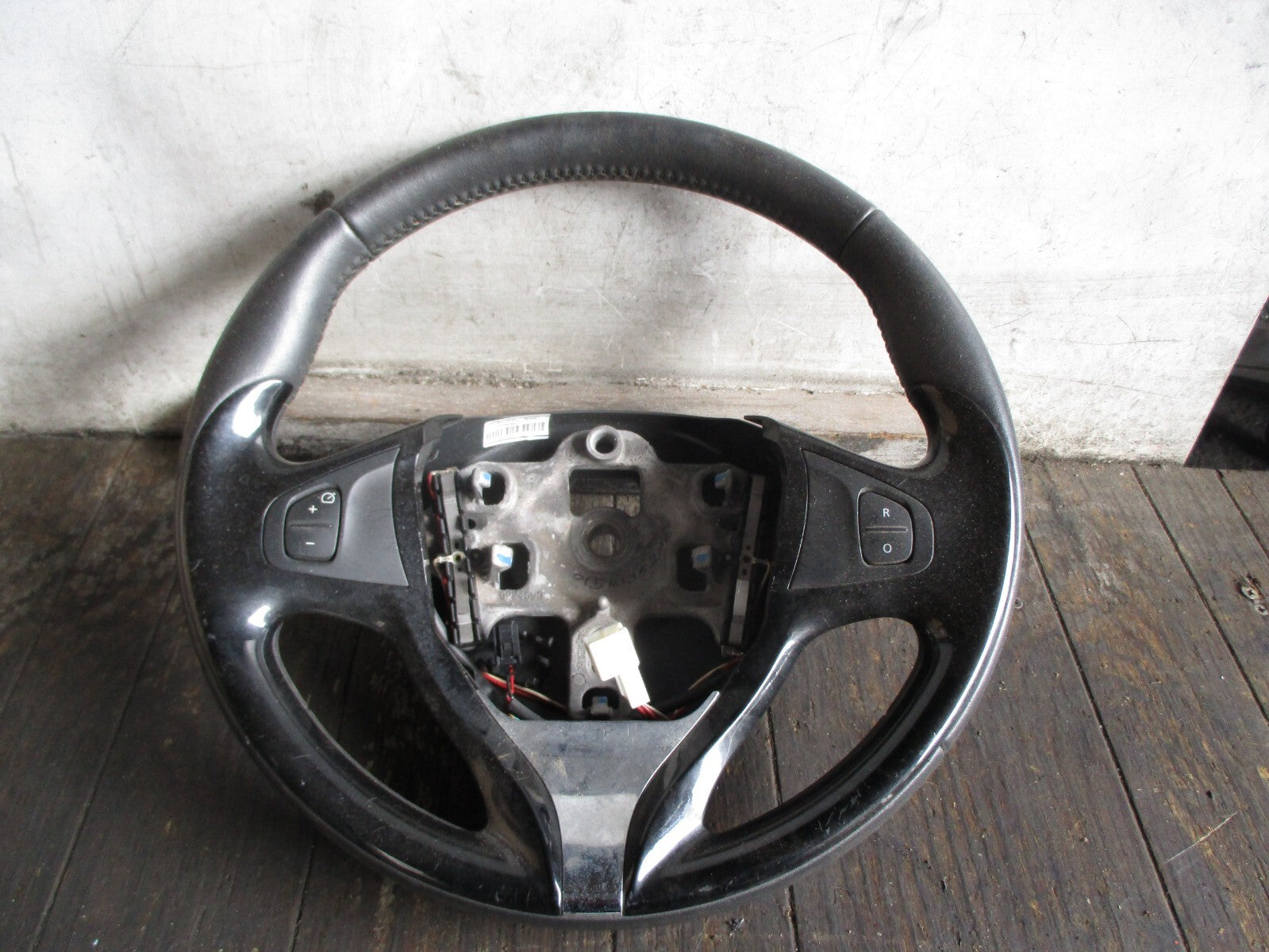 RENAULT CLIO MK4 2014 3 SPOKE MULTIFUNCTION STEERING WHEEL