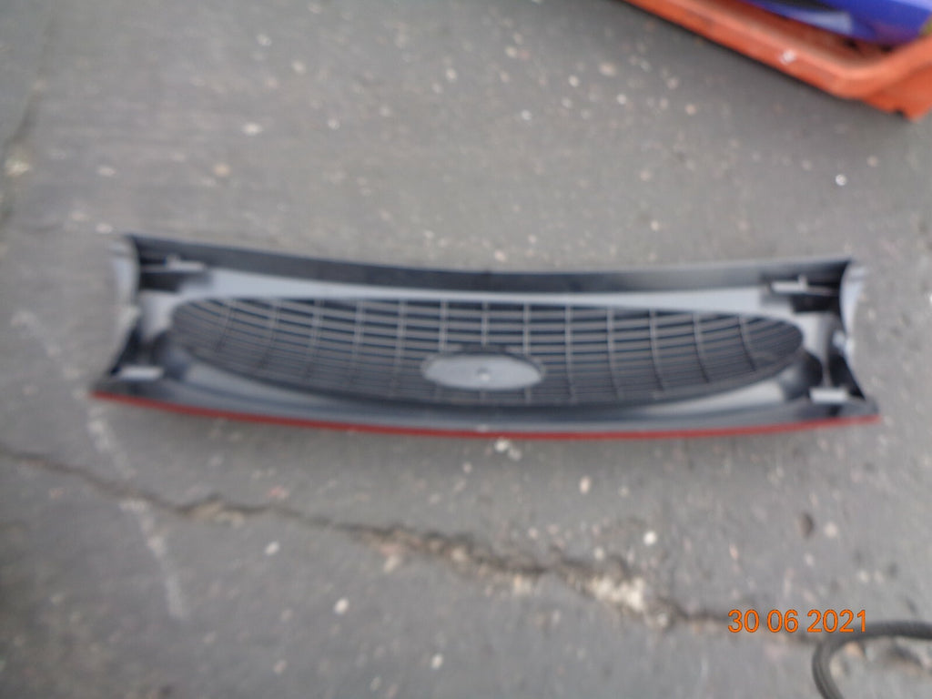 FORD FIESTA MK4 1996 COMPLETE FRONT MAIN CENTRE BUMPER GRILL ORANGE 96FB8200FAW