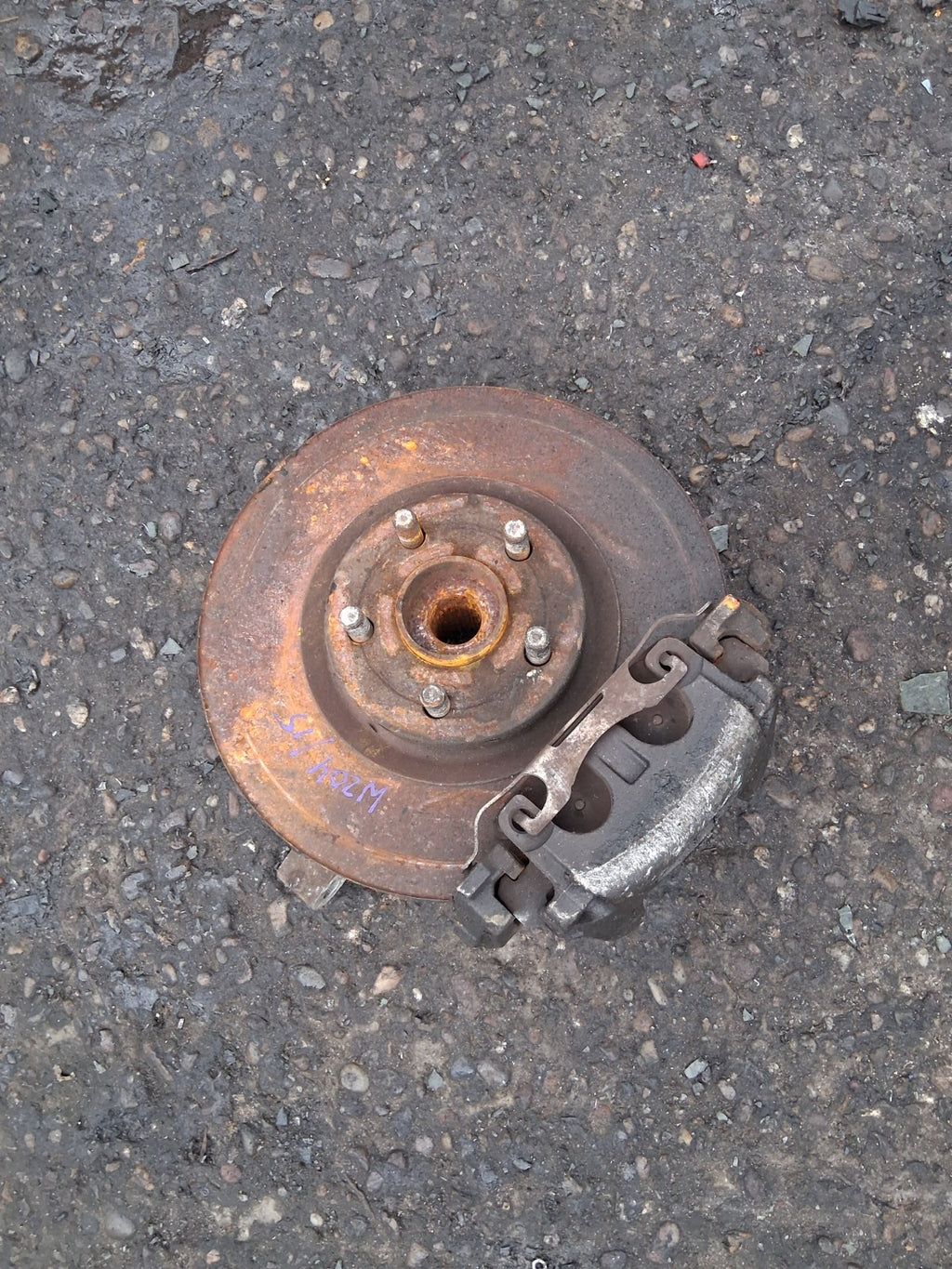 2014 MERCEDES C CLASS W204 C220 2.1 DIESEL FRONT DRIVER CALIPER HUB