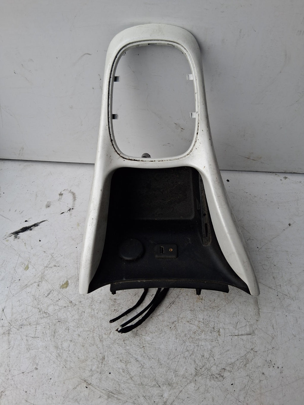 2015 VAUXHALL ADAM CENTRE CONSOLE WHITE 300261401