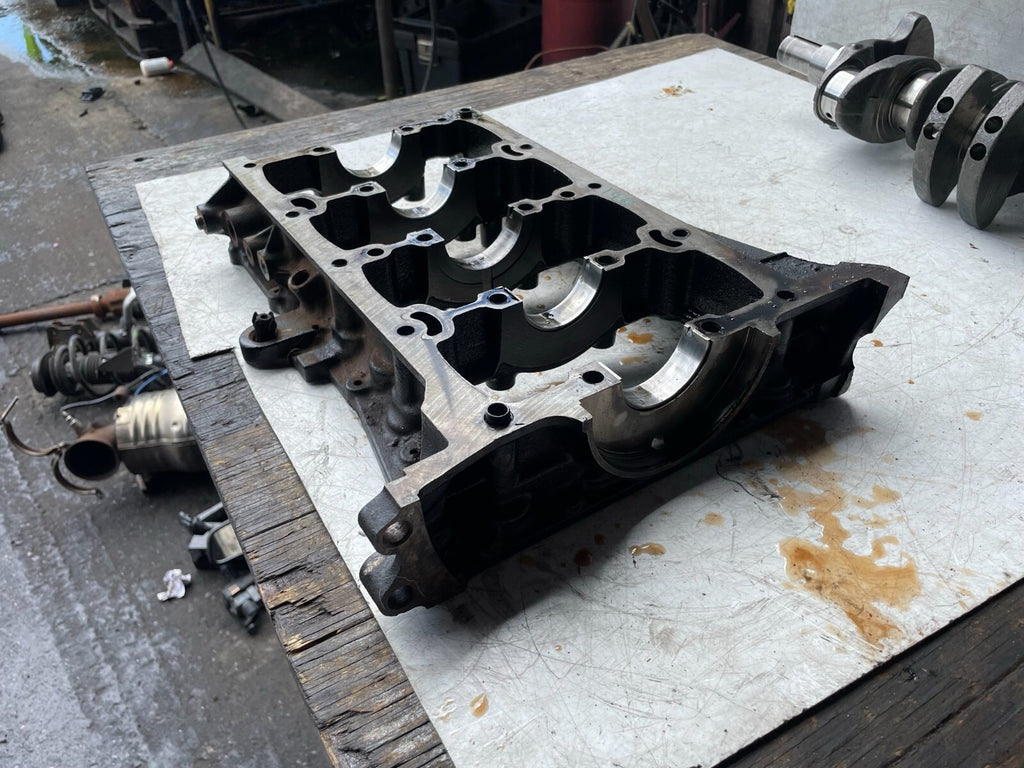 2015 HYUNDAI I40 1.7 DIESEL D4FD H ENGINE CRANKSHAFT HOUSING CASING CRANK SHAFT