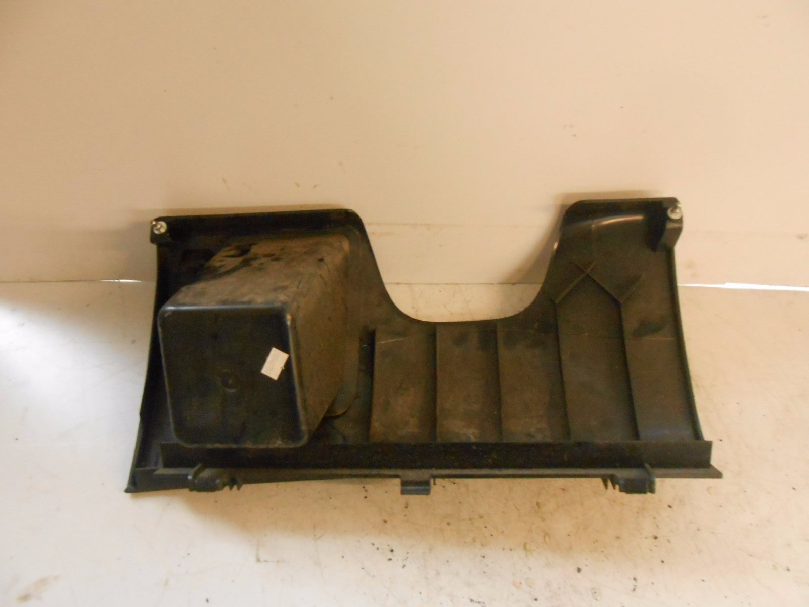 BMW MINI R50 2001 OS DRIVER SIDE LOWER DASHBOARD COLUMN COVER TRIM 7056618