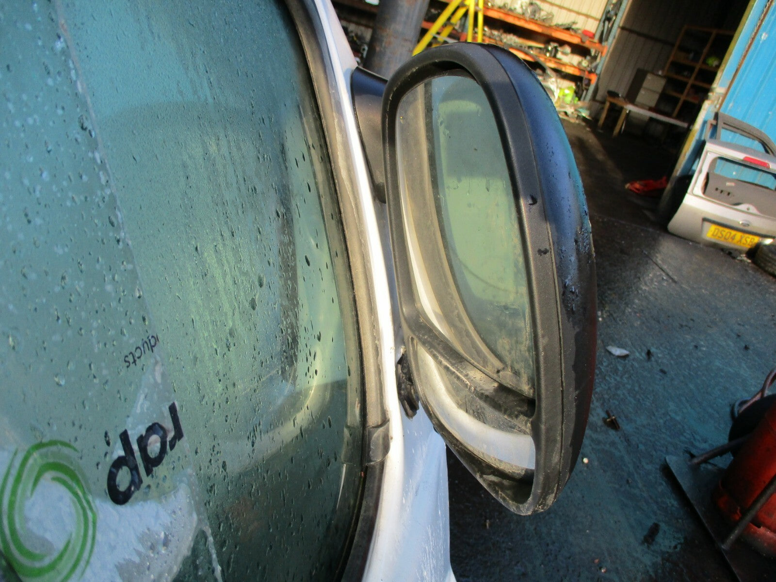 RENAULT TRAFIC X83 MK2 2014 OSF DRIVER SIDE FRONT DOOR WHITE DAMAGED