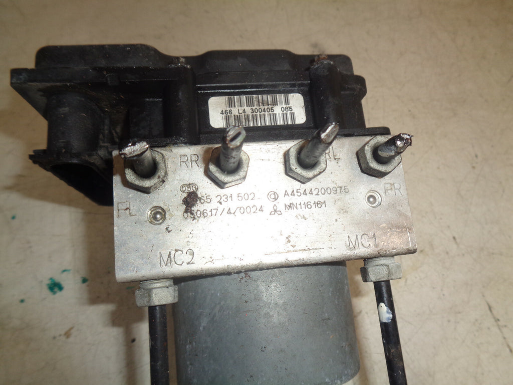 MITSUBISHI COLT MK6 2005 1.1 PETROL ABS PUMP AND MODULE MN116161